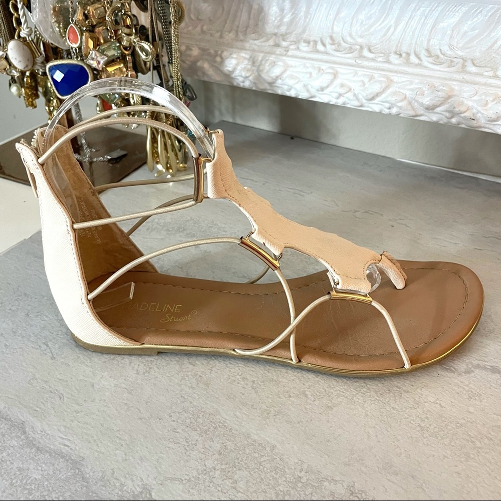 3/$20 Madeline Stuart Fisher light pink flat sandals